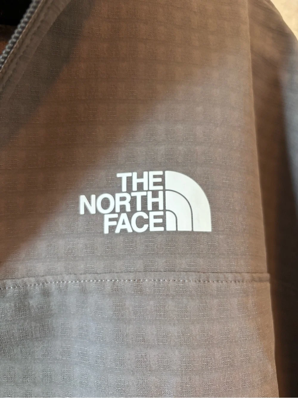The North Face Tekware Grid Water Repellent Quarter Zip Pull Over - Picture 5 of 5